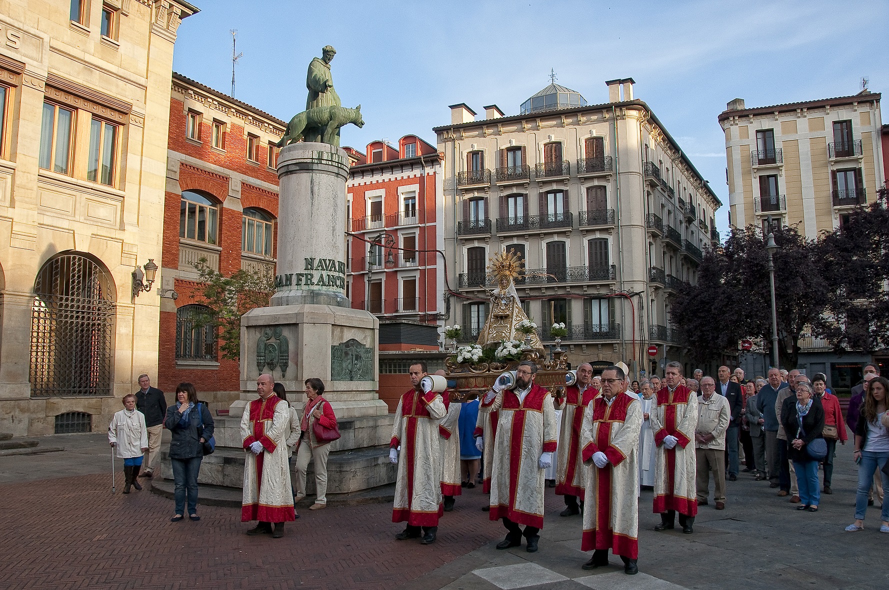 La Virgen del Camino en procesión